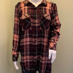 Pink/Maroon/Black Button-Up Top Size Large